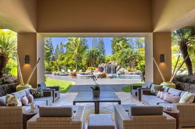 $9,900,000 | 223 Plantation Club Drive, Unit 14, Lahaina, HI 96761