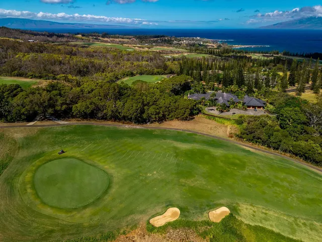 $9,900,000 | 223 Plantation Club Drive, Unit 14, Lahaina, HI 96761