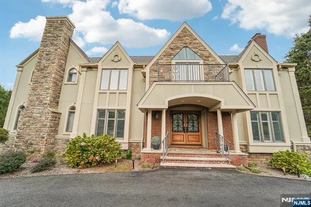 $1,999,000 | 840 Stonewall Court, Franklin Lakes, NJ 07417