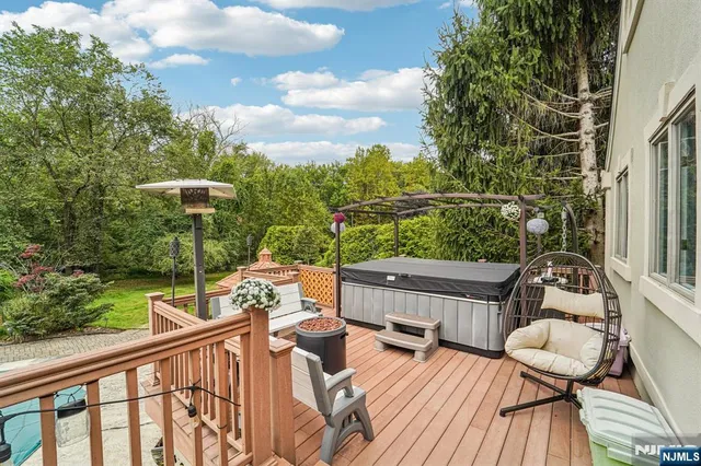 $1,999,000 | 840 Stonewall Court, Franklin Lakes, NJ 07417