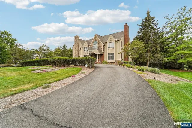 $1,999,000 | 840 Stonewall Court, Franklin Lakes, NJ 07417