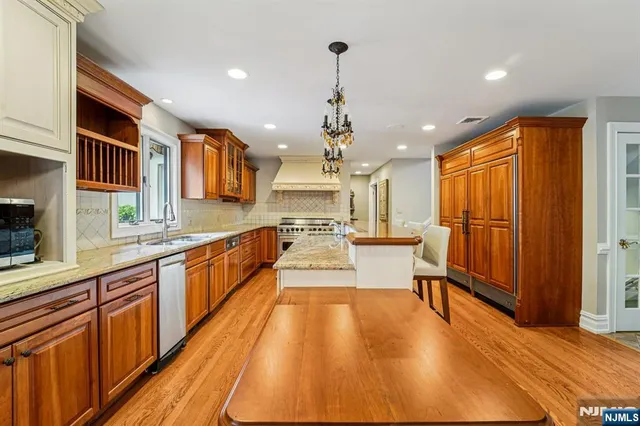 $1,999,000 | 840 Stonewall Court, Franklin Lakes, NJ 07417