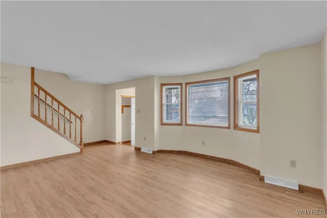 $419,900 | 5 Lordan Drive, Cheektowaga, NY 14227