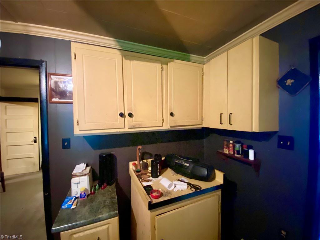 237 Dorothy Street High Point, NC 27262 - Photo 29 of 33 Gallery Image 29