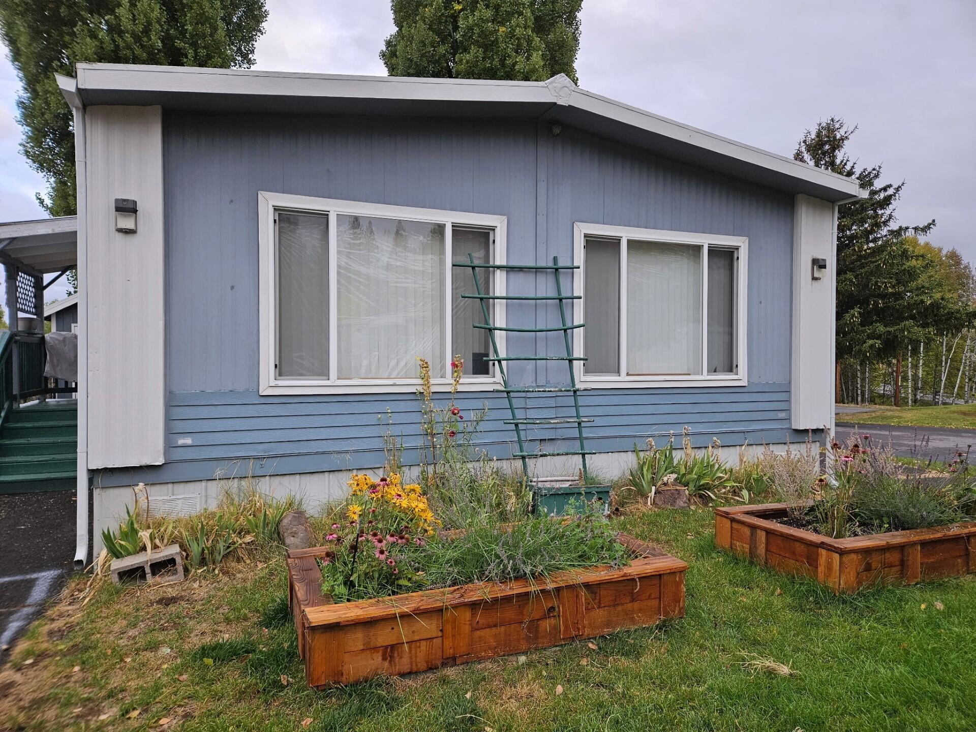 4000 Round Lake Road, Unit SPC 12 Klamath Falls, OR 97601 - Photo 1 of 16