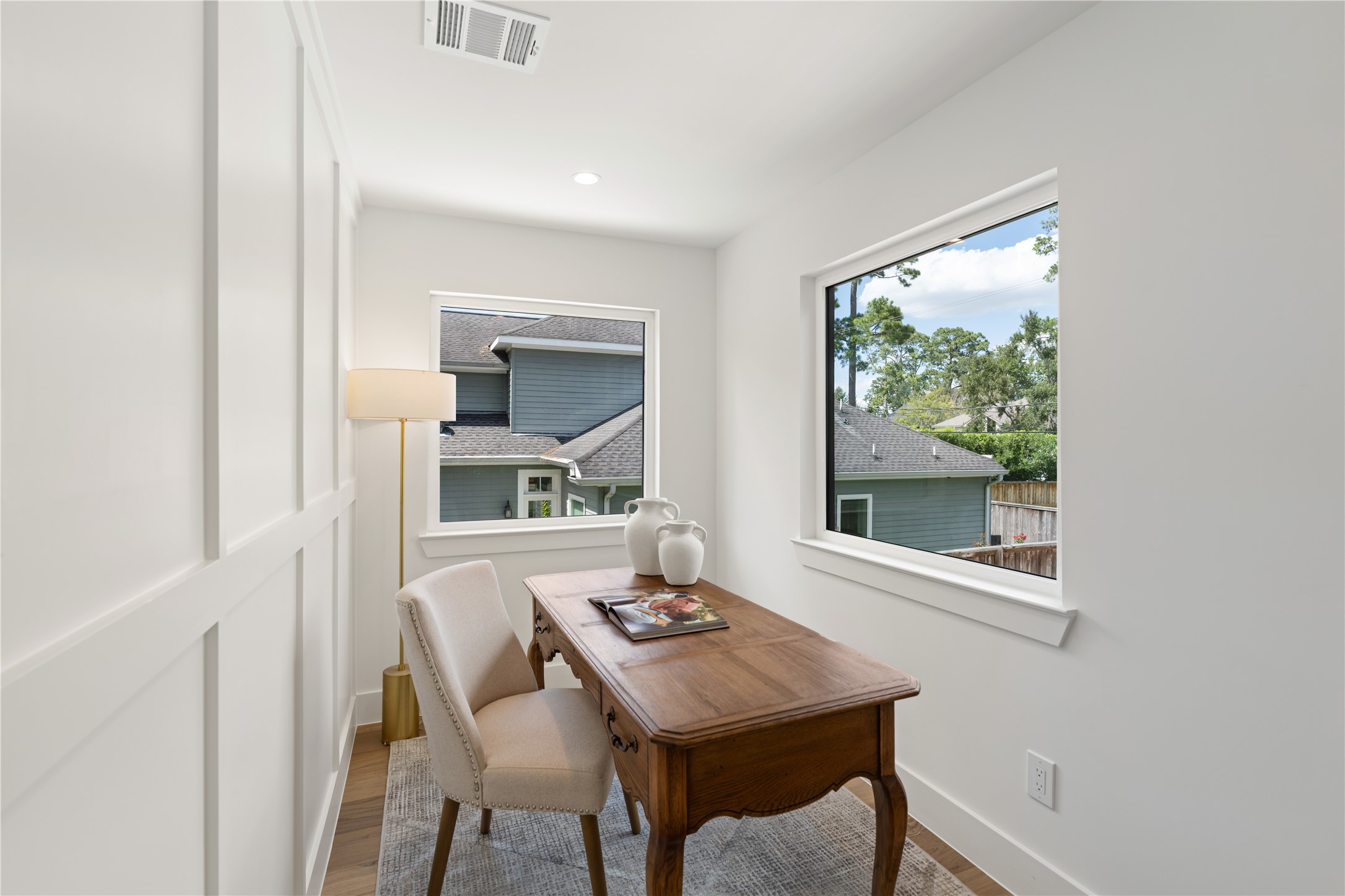 814 Azalea Street Houston, TX 77018 - Photo 22 of 31 Loft area perfect for home office, reading nook, or study space