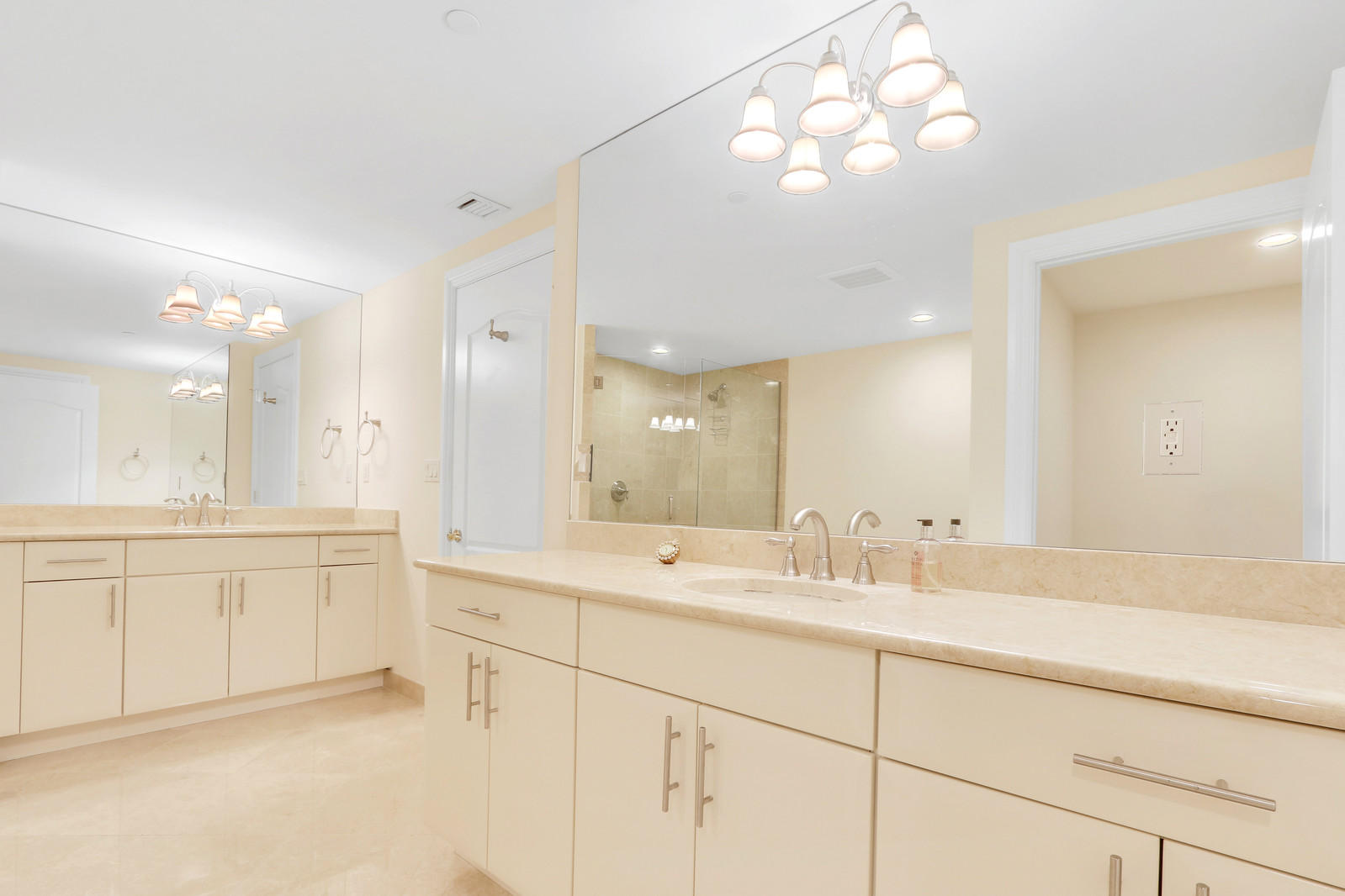 200 East Palmetto Park Road, Unit 811 Boca Raton, FL 33432 - Photo 12 of 24 Master Ensuite