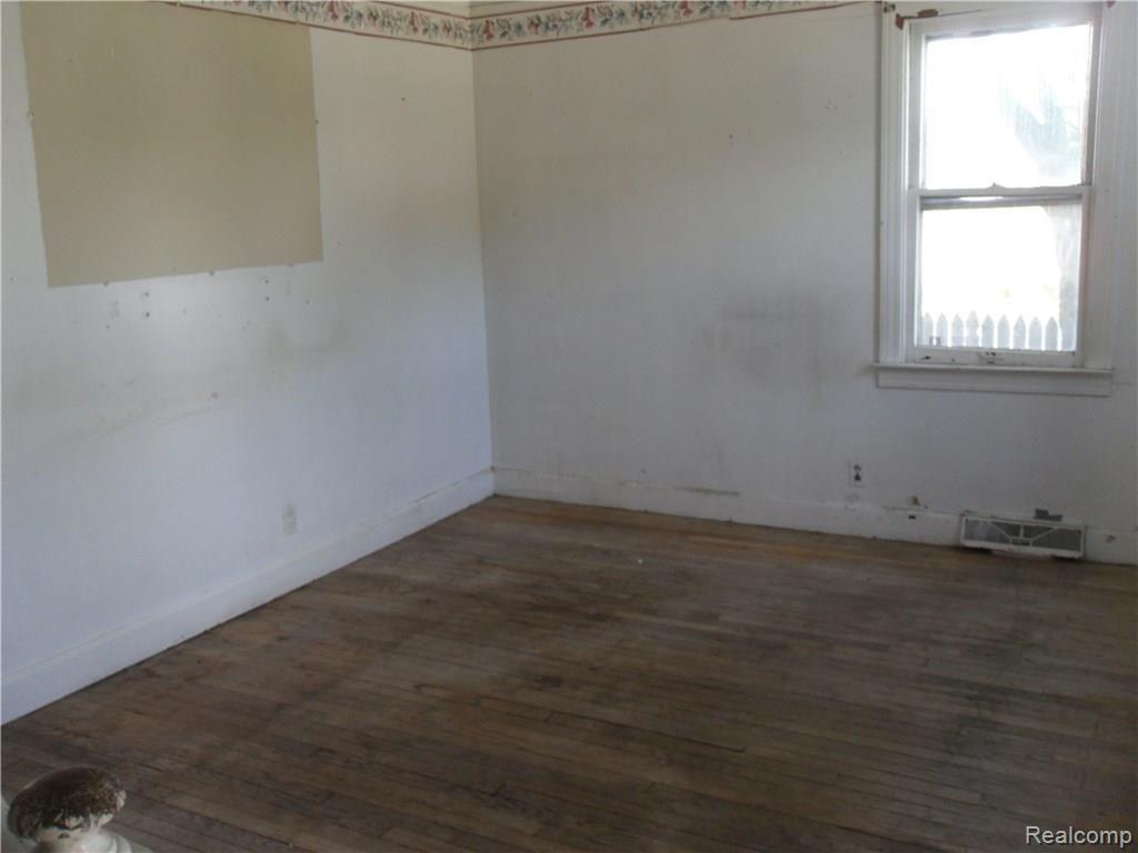 7004 Rivard Avenue Warren, MI 48091 - Photo 2 of 13 001.JPG