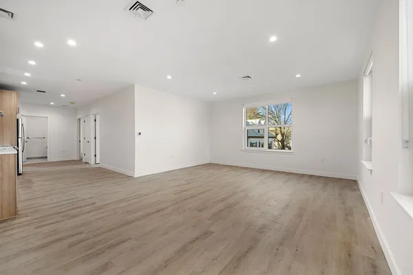 $1,225,000 | 1151 Walnut Street, Unit 301, Newton, MA 02461