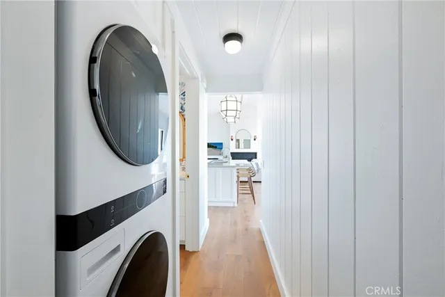 a view of living room washer and dryer