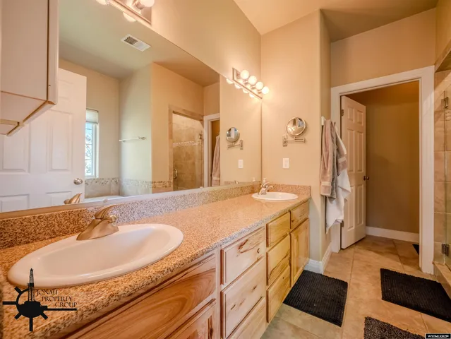 $949,999 | 4432 East 24th Street, Casper, WY 82609