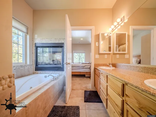 $949,999 | 4432 East 24th Street, Casper, WY 82609