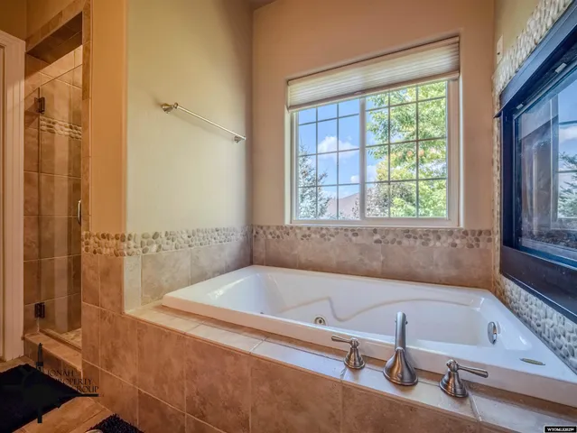 $949,999 | 4432 East 24th Street, Casper, WY 82609