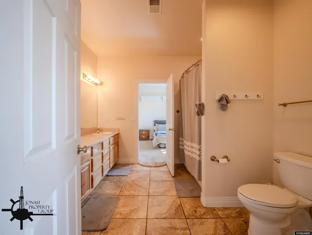 $949,999 | 4432 East 24th Street, Casper, WY 82609