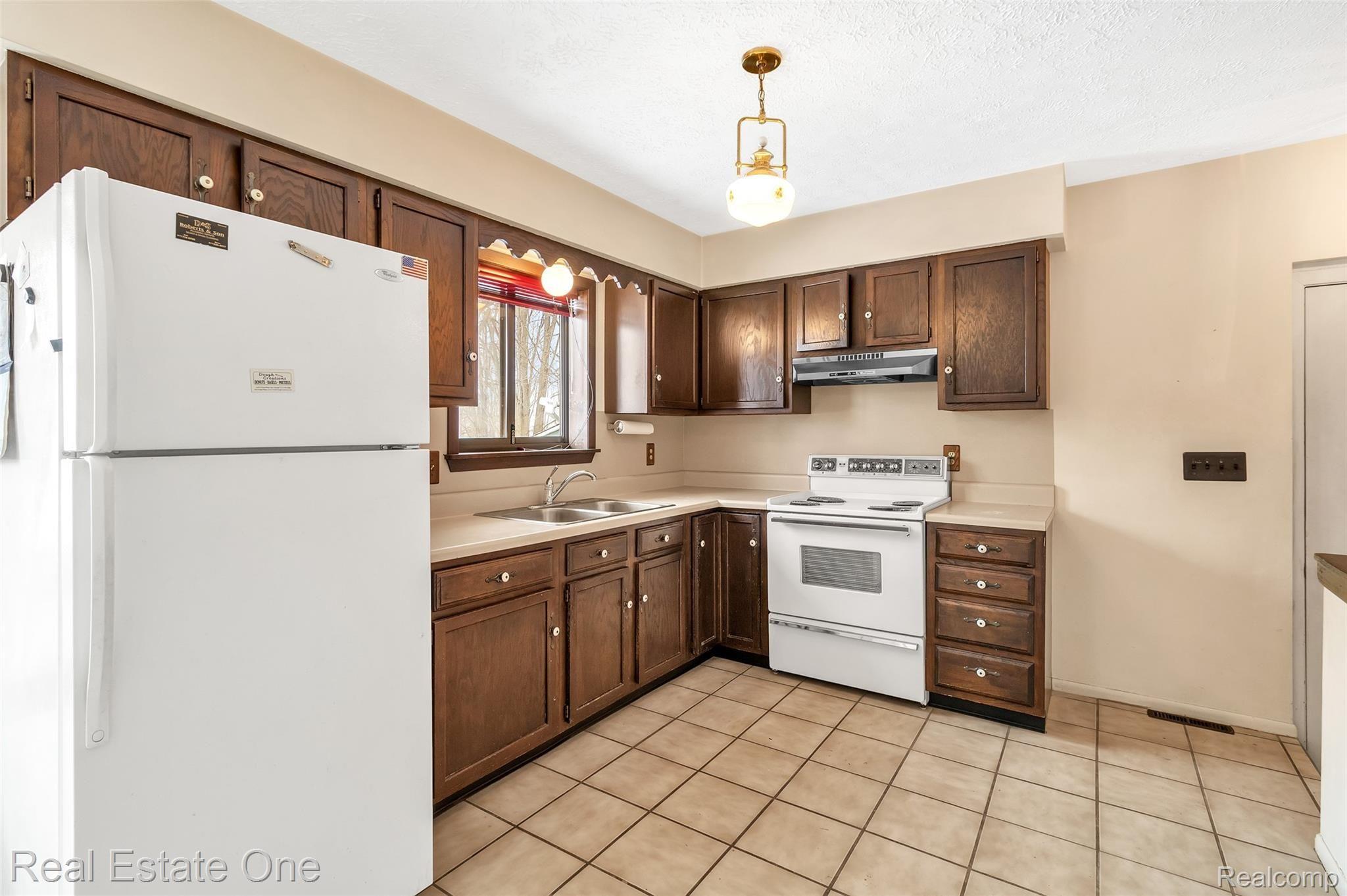 1629 North Nicholson Road Fowlerville, MI 48836 - Photo 13 of 29 14-1629-N-Nicholson-Rd-WindowStill-Real-Estate-Photography-14.jpg