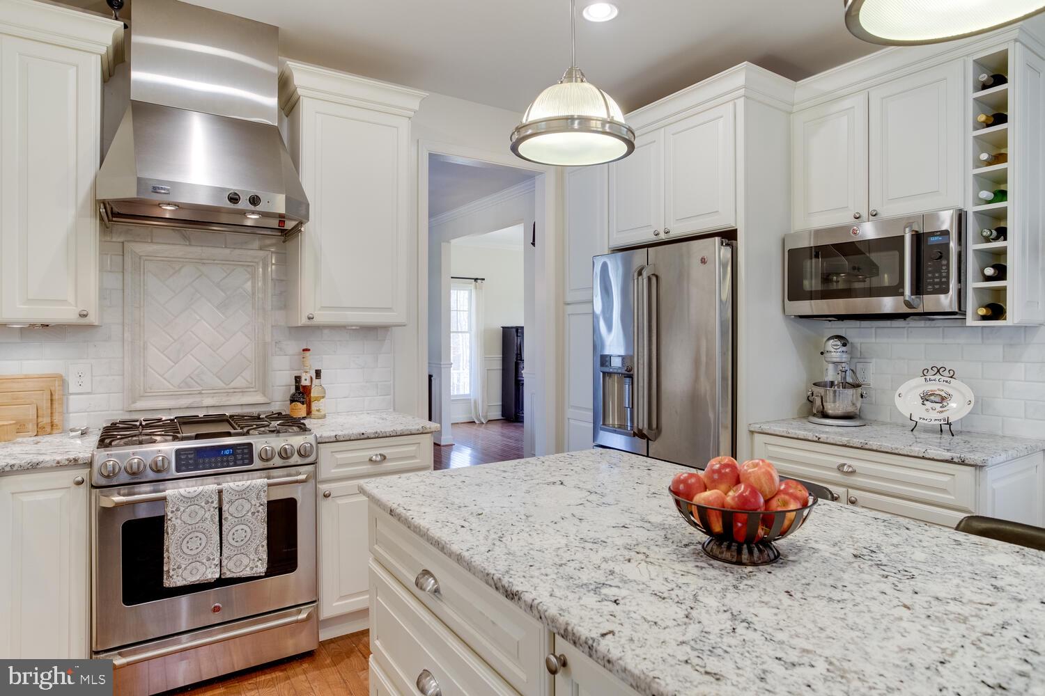 8 Grace Ridge Court Monkton, MD 21111 - Photo 16 of 79 GE Cafe appliances and monogram hood