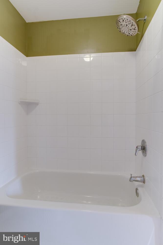 8 Grace Ridge Court Monkton, MD 21111 - Photo 39 of 79 2nd upper level full bath w/access to bedroom
