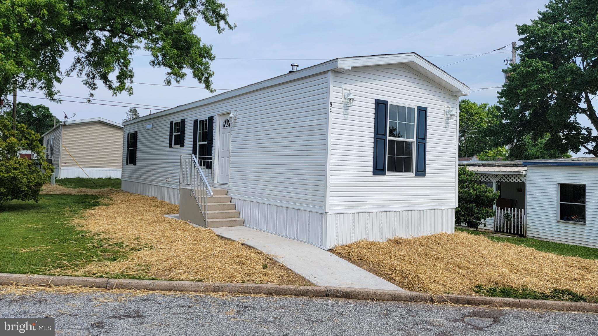 94 Valley View Road Birdsboro, PA 19508 - Photo 2 of 22 SIDE VIEW
