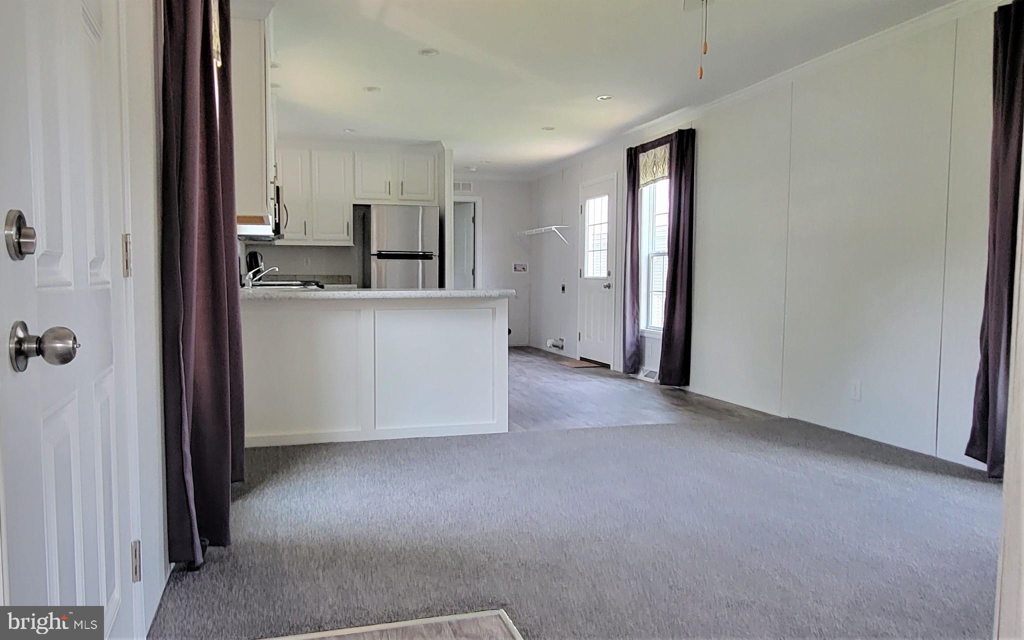 94 Valley View Road Birdsboro, PA 19508 - Photo 6 of 22 LIVING ROOM