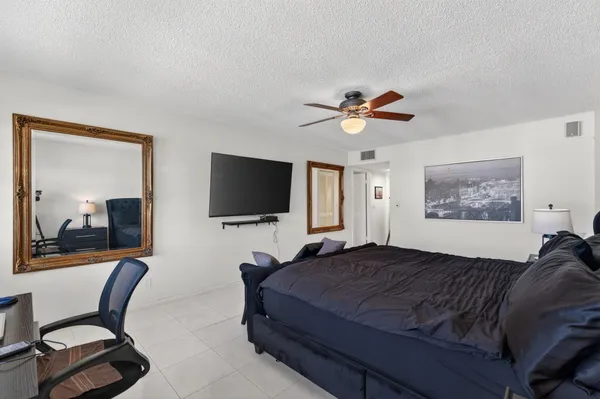 $529,999 | 1149 Hillsboro Mile, Unit 1007, Hillsboro Beach, FL 33064