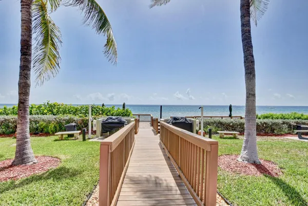 $529,999 | 1149 Hillsboro Mile, Unit 1007, Hillsboro Beach, FL 33064