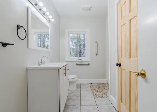 $550,000 | 8 Western Avenue, Gorham, ME 04038