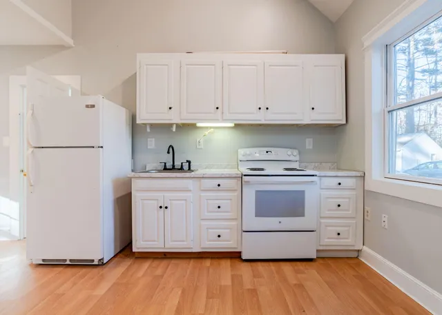 $550,000 | 8 Western Avenue, Gorham, ME 04038