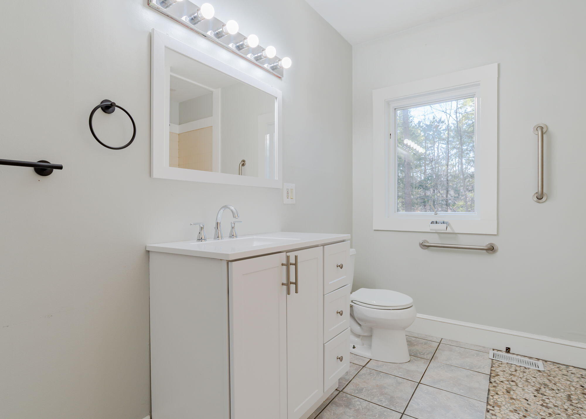 8 Western Avenue Gorham, ME 04038 - Photo 10 of 56 8WesternAve-Gorham-25