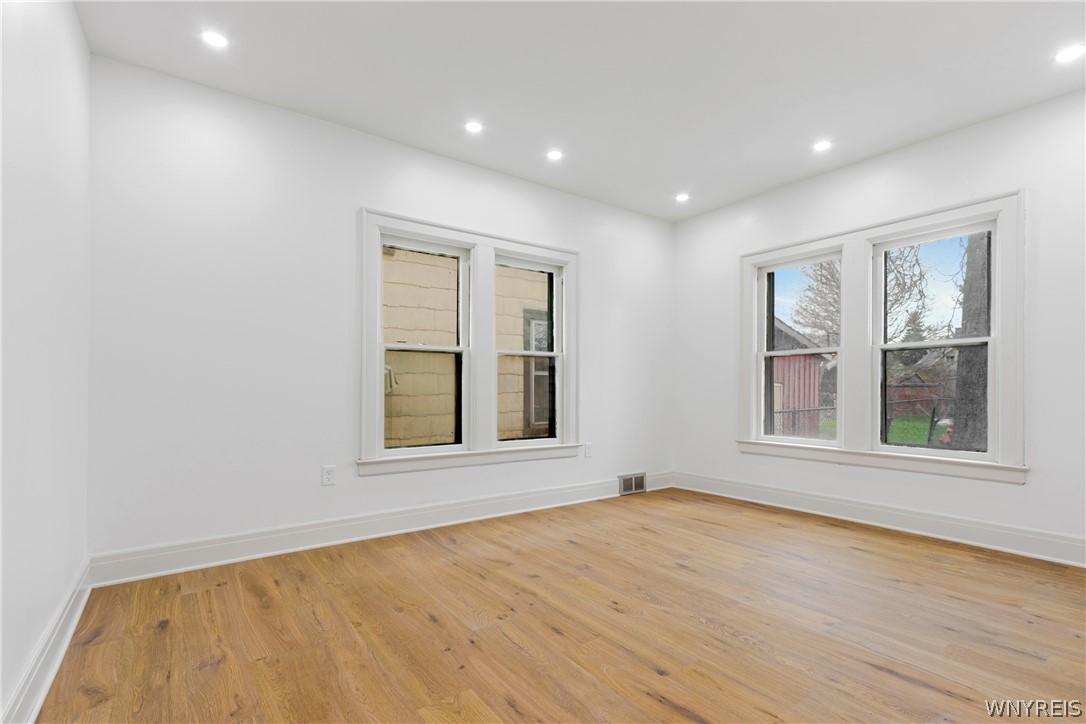 152 Military Road Buffalo, NY 14207 - Photo 11 of 28