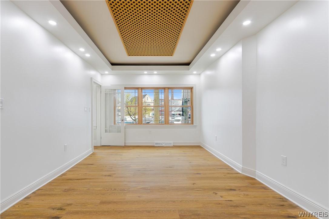 152 Military Road Buffalo, NY 14207 - Photo 3 of 28