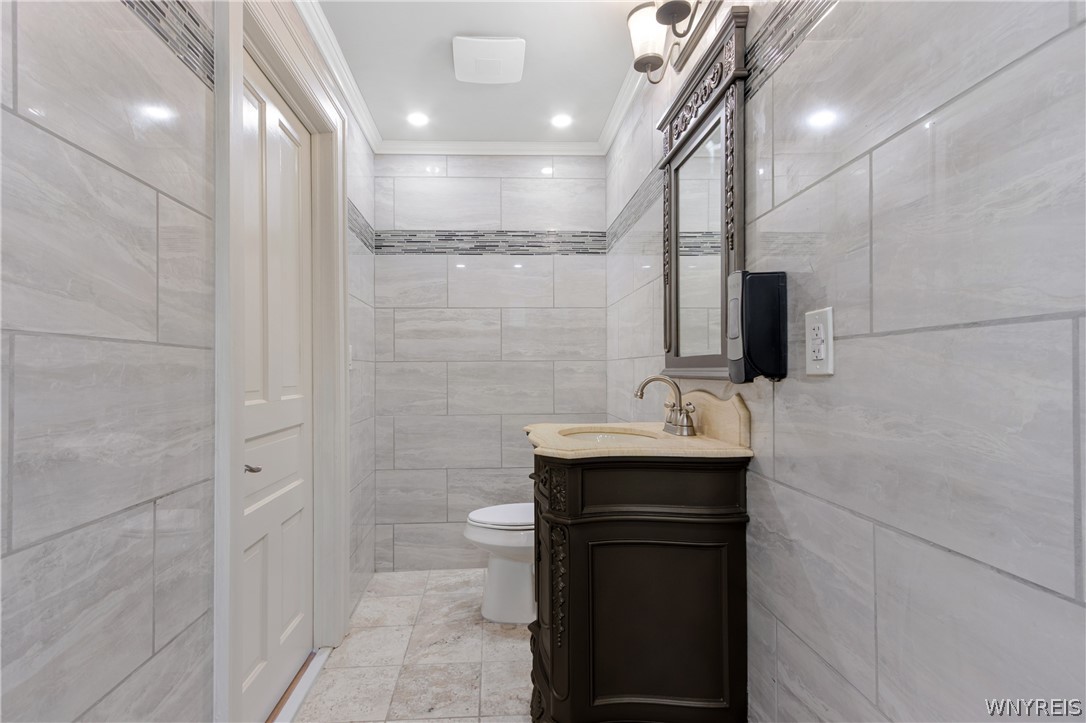 152 Military Road Buffalo, NY 14207 - Photo 5 of 28