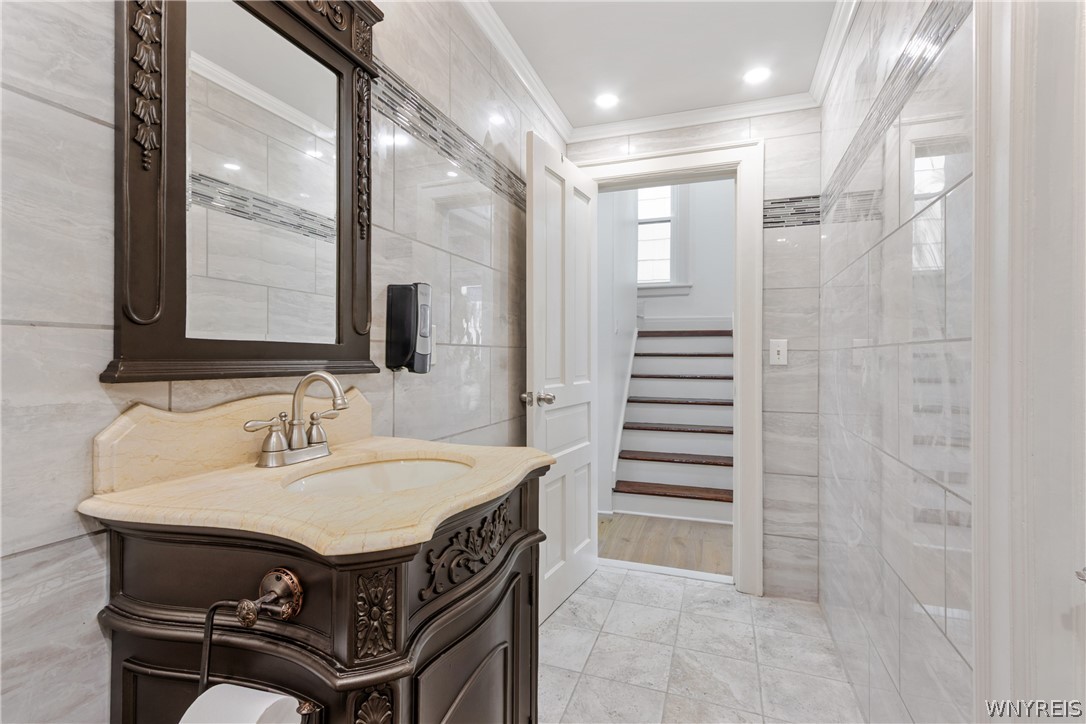 152 Military Road Buffalo, NY 14207 - Photo 6 of 28