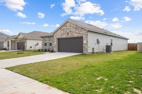 $2,200 | 6310 Highland Bnd Drive, Richmond, TX 77469