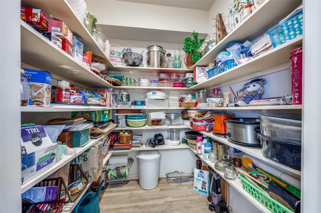 1536 Waterside Court Dallas, TX 75218 - Photo 14 of 28