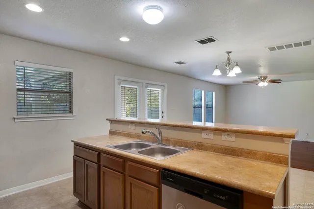 $1,995 | 225 Sandy Shoal, Boerne, TX 78006