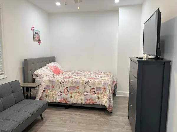$15,000 | 3 South Richards Avenue, Unit A UPPER, Ventnor City, NJ 08406