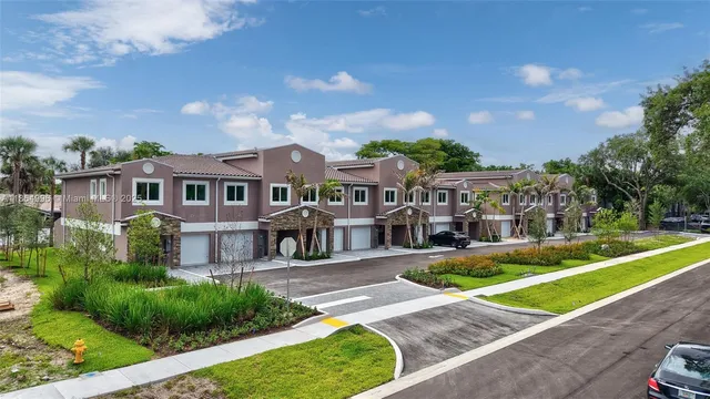 $3,800 | 1563 Northwest 94th Way, Unit 9, Coral Springs, FL 33071