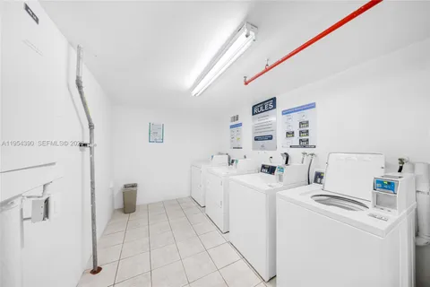 $535,000 | 19370 Collins Avenue, Unit 502, Sunny Isles Beach, FL 33160