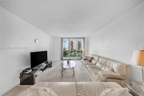 $535,000 | 19370 Collins Avenue, Unit 502, Sunny Isles Beach, FL 33160