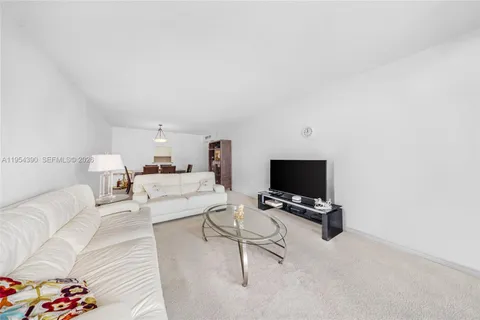 $535,000 | 19370 Collins Avenue, Unit 502, Sunny Isles Beach, FL 33160