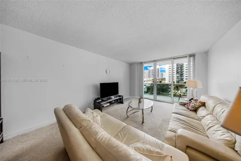 $535,000 | 19370 Collins Avenue, Unit 502, Sunny Isles Beach, FL 33160