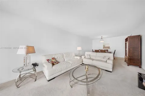 $535,000 | 19370 Collins Avenue, Unit 502, Sunny Isles Beach, FL 33160