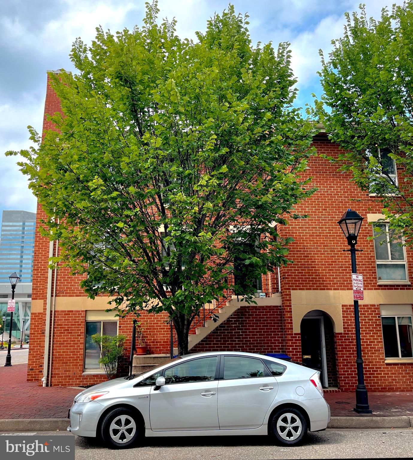 166 West Barre Street, Unit R 17 Baltimore, MD 21201 - Photo 2 of 33