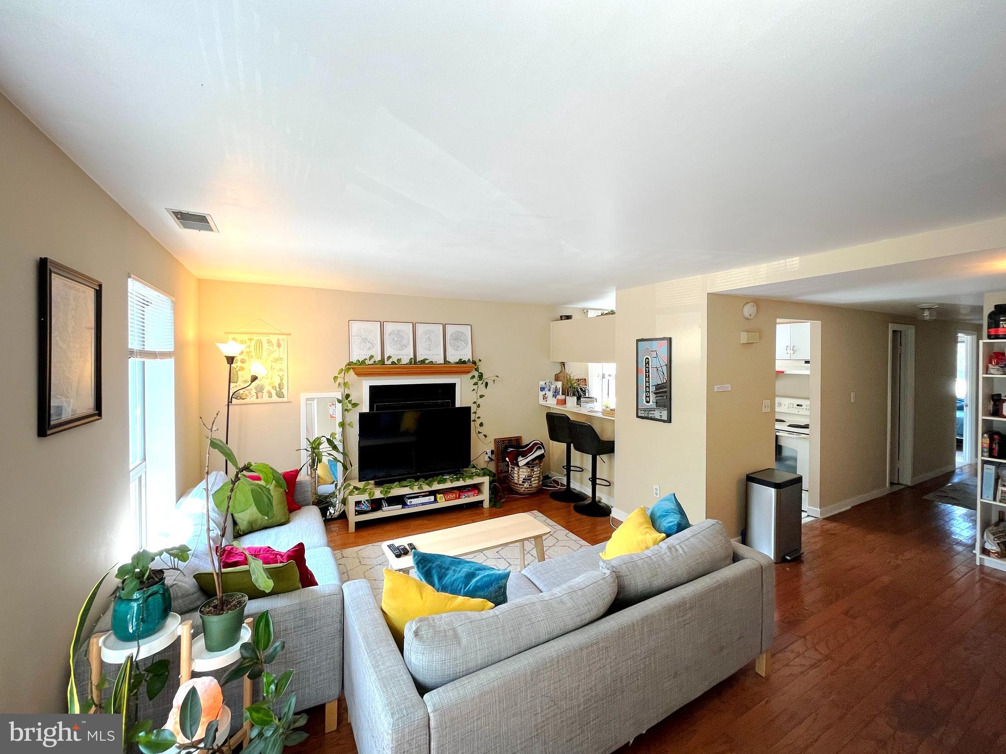 166 West Barre Street, Unit R 17 Baltimore, MD 21201 - Photo 4 of 33