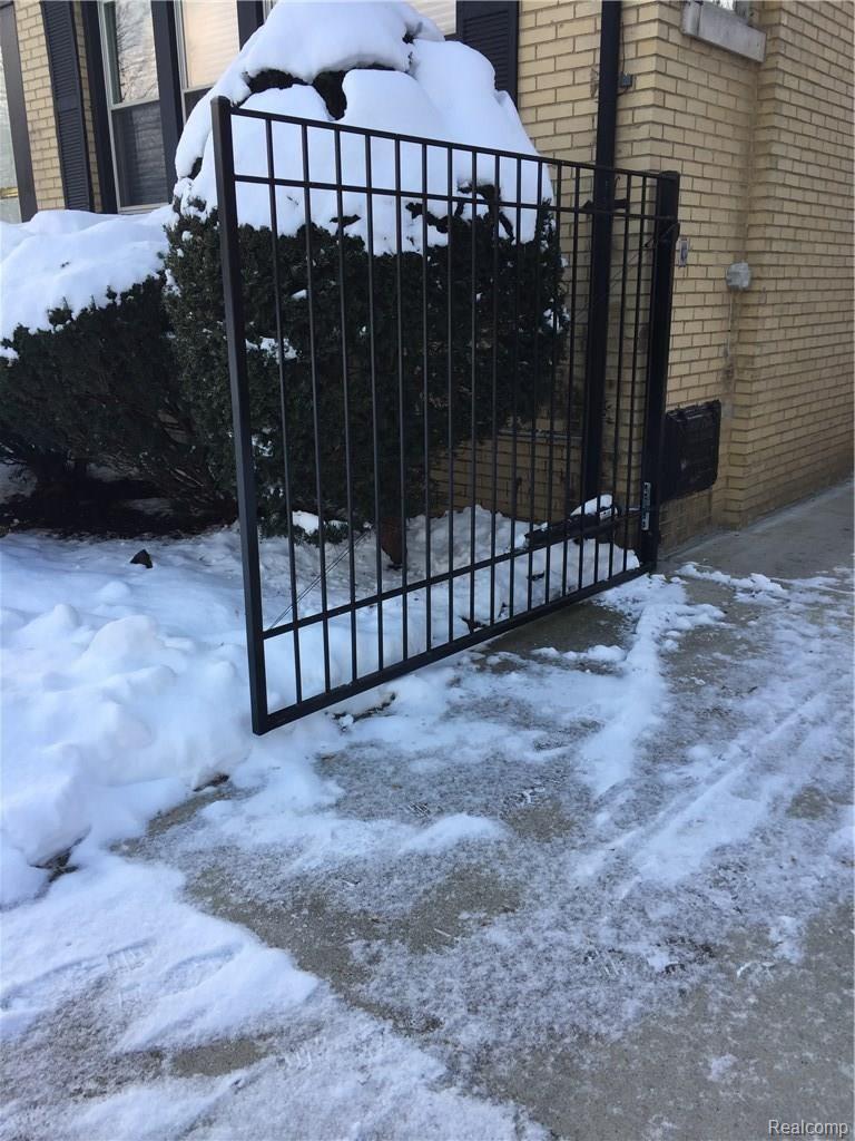 16845 Huntington Road Detroit, MI 48219 - Photo 6 of 36 IMG_1196.JPG