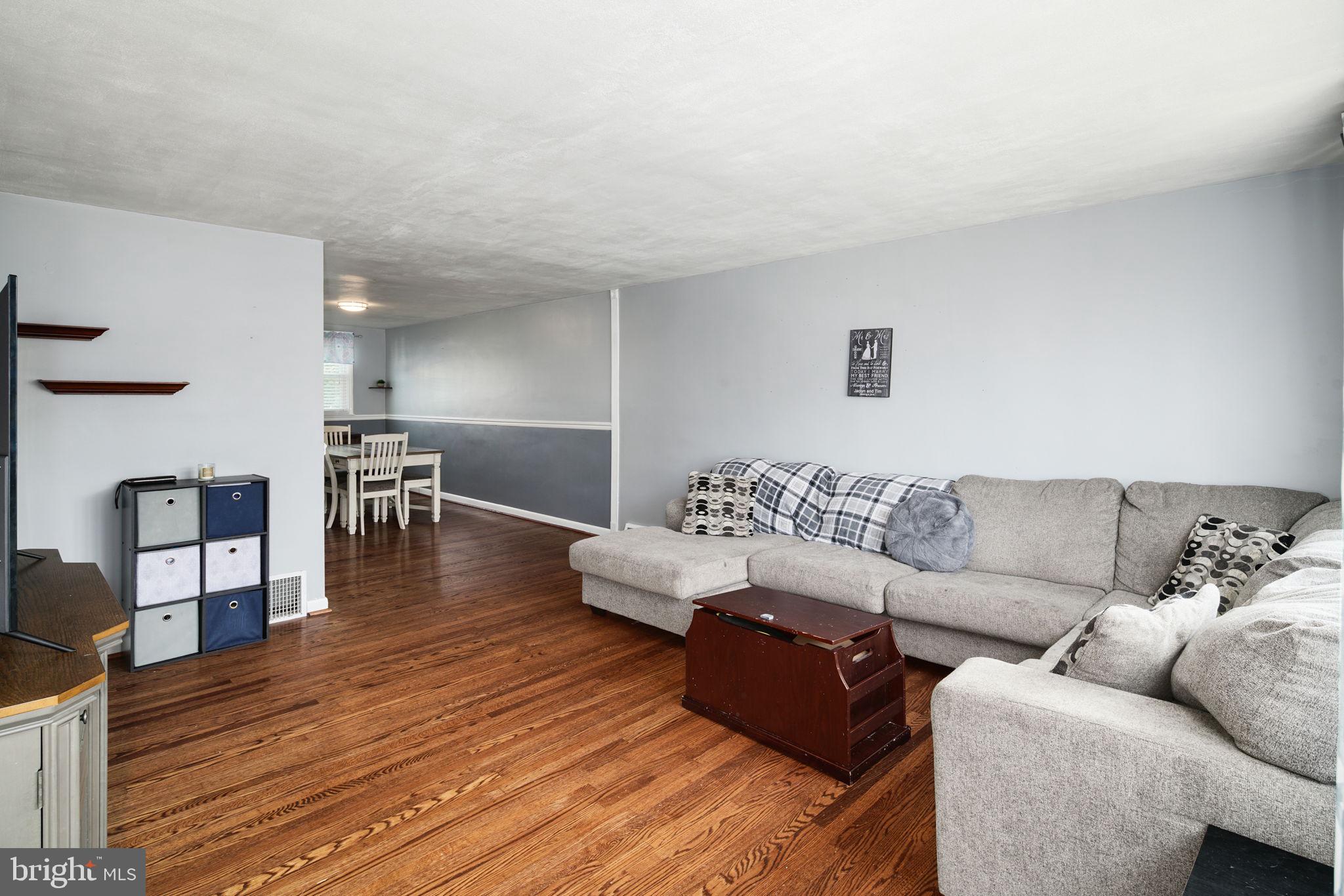 11715 Millbrook Road Philadelphia, PA 19154 - Photo 3 of 20 Gallery Image 3
