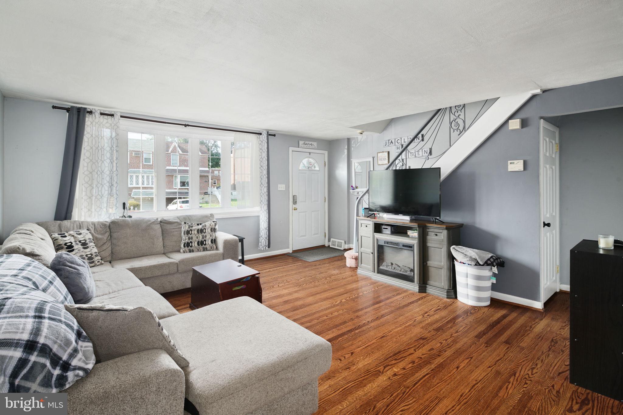 11715 Millbrook Road Philadelphia, PA 19154 - Photo 4 of 20 Gallery Image 4