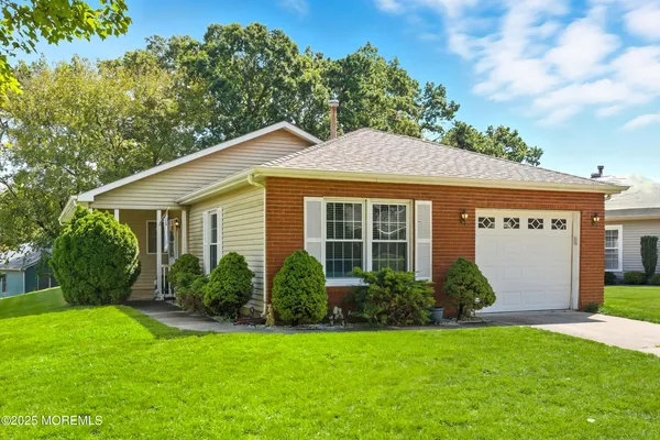 $340,000 | 1869 Buttonwood Avenue, Toms River, NJ 08755