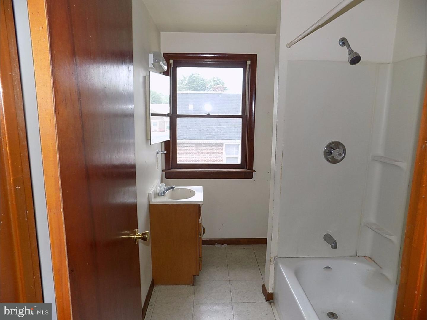 1095 Ironside Road Camden, NJ 08104 - Photo 16 of 17 Gallery Image 16