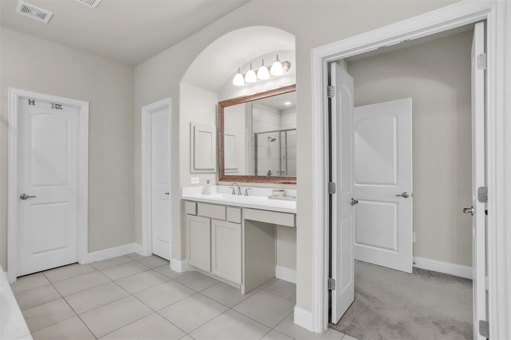 3522 Ridgecross Drive Rockwall, TX 75087 - Photo 13 of 34 Dual vanity with make up area